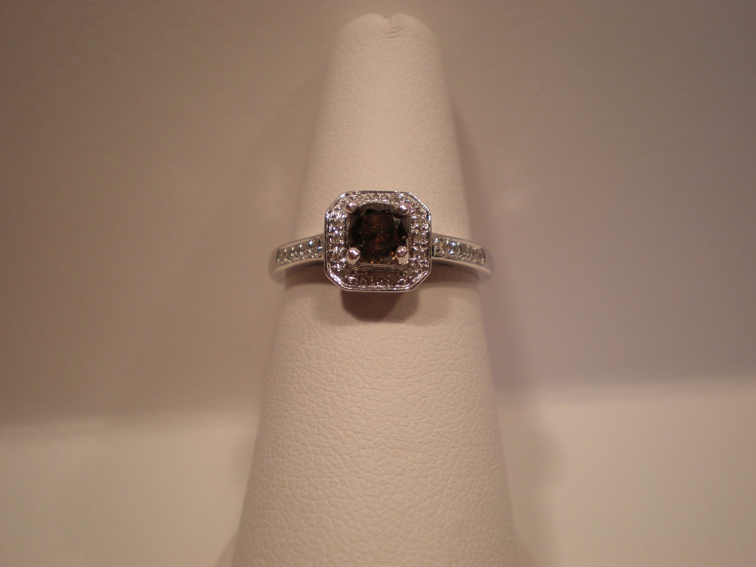 RED Diamond engagement ring - ooo la la