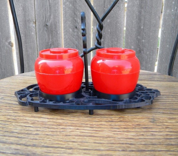 Retro red black salt and pepper set on tray 1950s plastic style