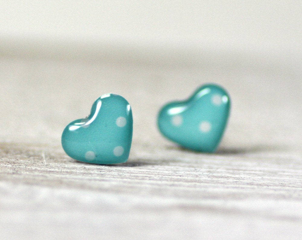 Blue and White Polka Dot  Heart Studs Earrings, Sky Blue, Turquoise, Retro (5-3E) Free worldwide shipping, Hypoallergenic Surgical Steel - CutTheFish