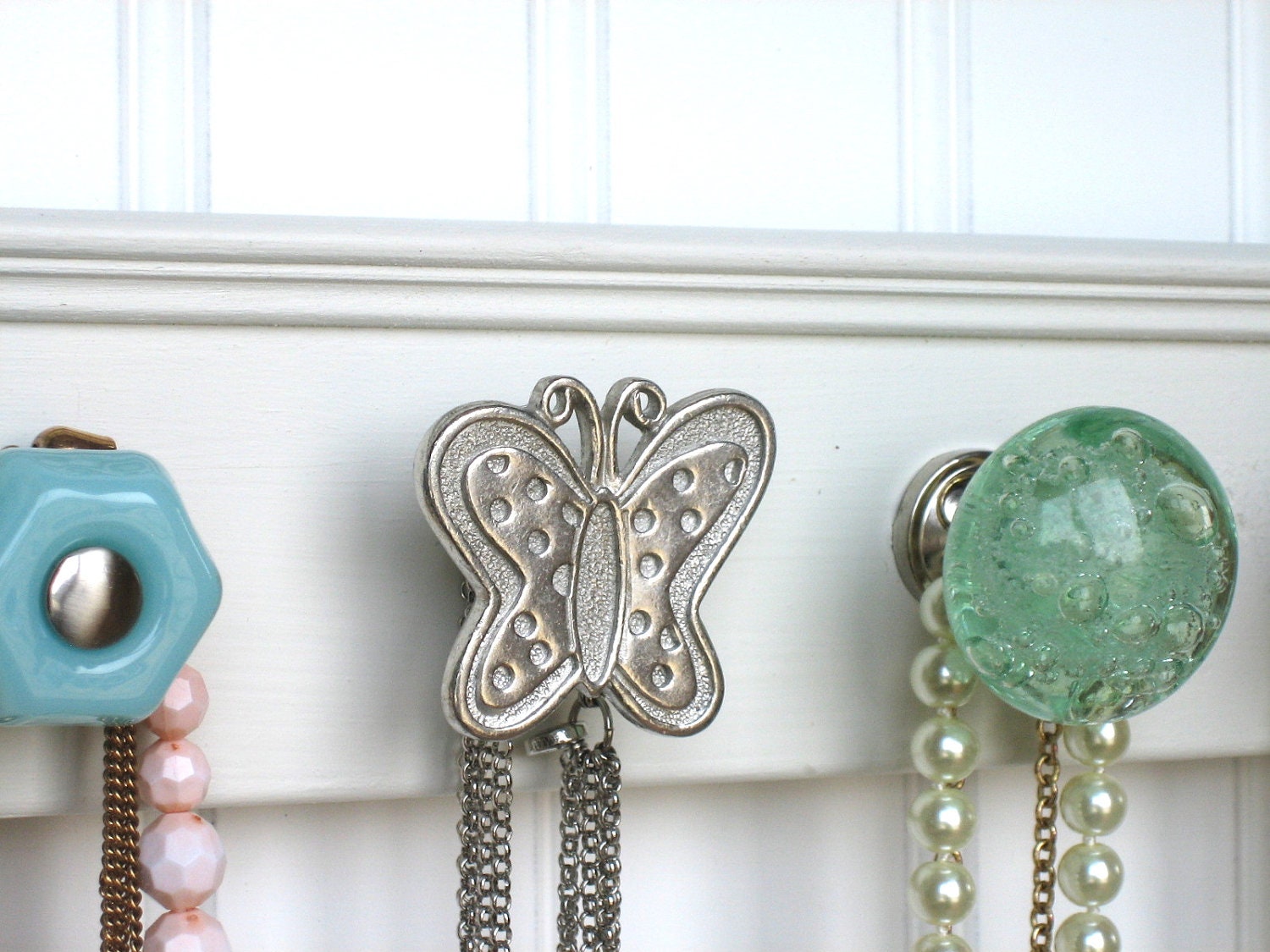 Necklace Display Jewelry Rack with Pastel Knobs
