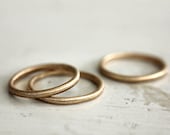 A simple gold band. 18k. Rustic love. A gold ring. Sophie. - SundayOwl