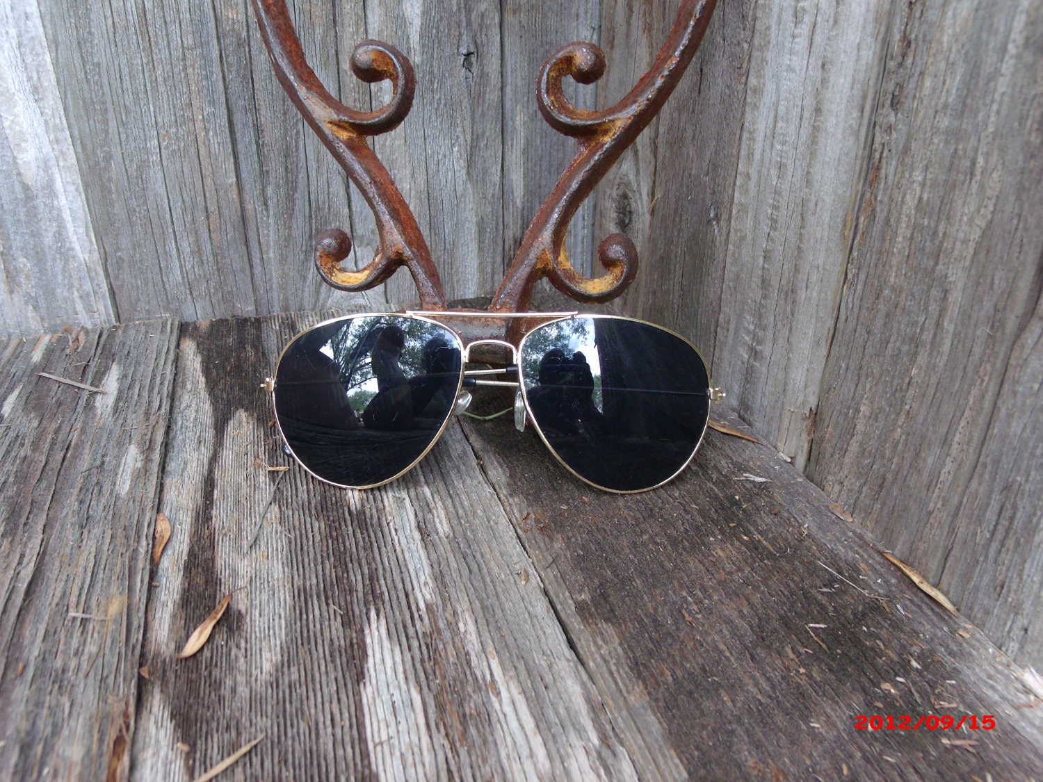 Gold Finish Vintage Wire Rim Aviator Pilots Sunglasses Dark Grey Blue Lens - PoisonPuddingFaire