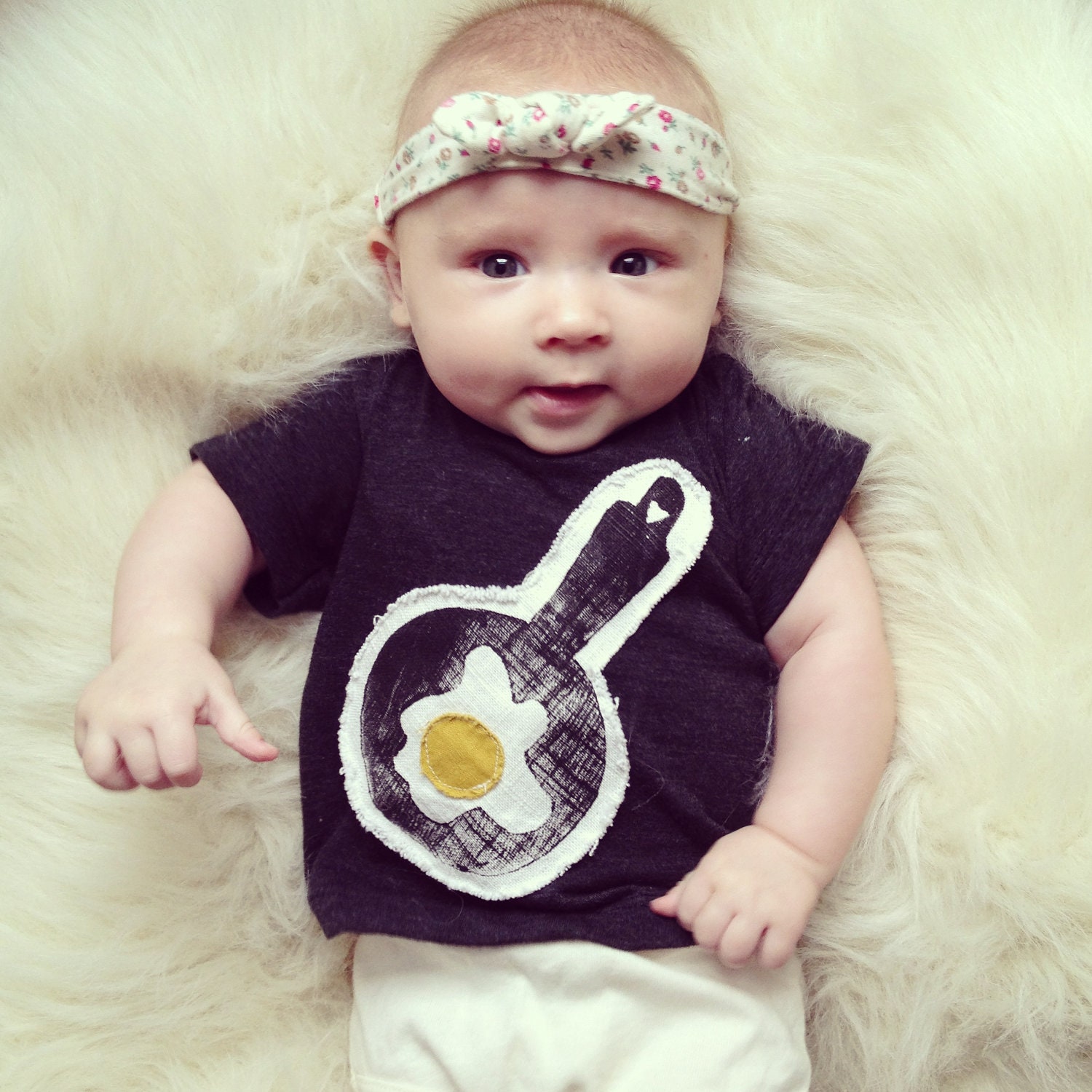 Retro sunny side up egg tshirt