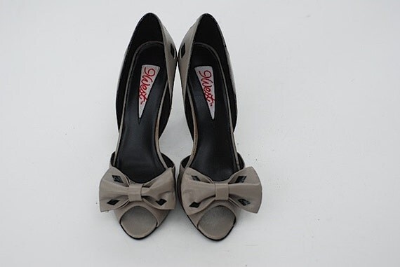 grey leather shoes ladies