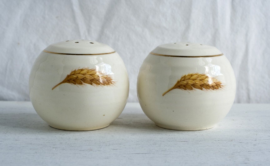 Vintage Wheat and Gold Salt and Pepper Shakers