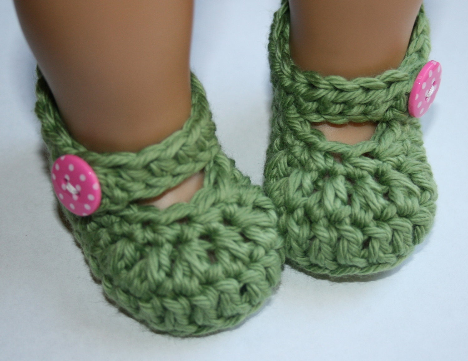 Crochet baby booties shoes mary janes baby girl sage green and pink polka dot buttons 100% cotton yarn