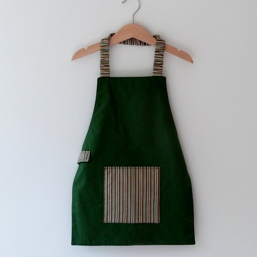 Child's Montessori Apron, Kelly Green and Brown, Fits 3-7