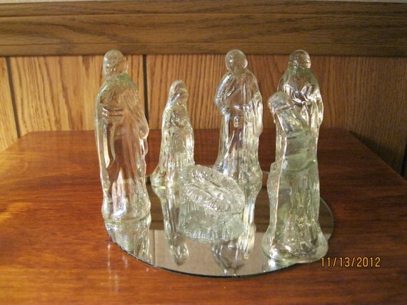 Vintage 7 Piece Glass Nativity Set Item by GlassArtbyCharolette