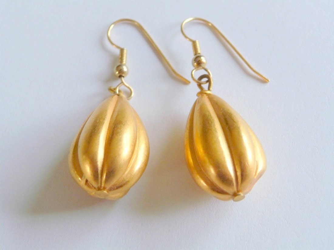 Brushed Gold Fluted Earrings Vintage Costume Jewelry 1980s