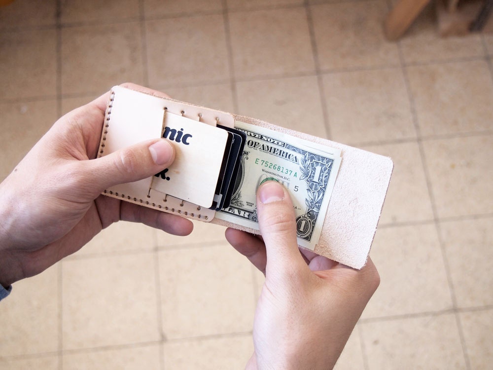 Mens vegetable tanned leather wallet (US bills)