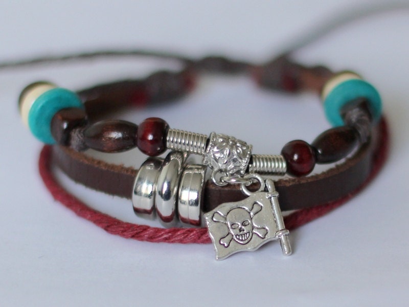 027 Handmade brown leather bracelet Charm bracelet Fashion jewelry Pirate flag and beads Christmas gift