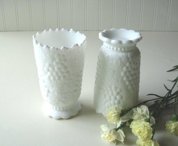 Milk Glass Vases, Imperial Glass, set of 2, tablesetting, wedding decor, bridesmaid gift