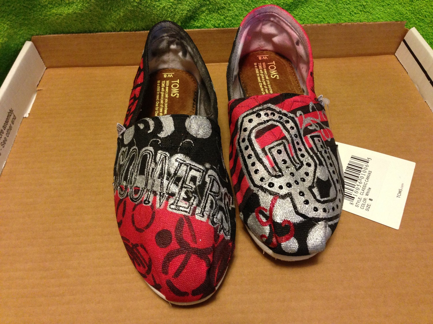 Items similar to Oklahoma Sooners hand painted toms shoes