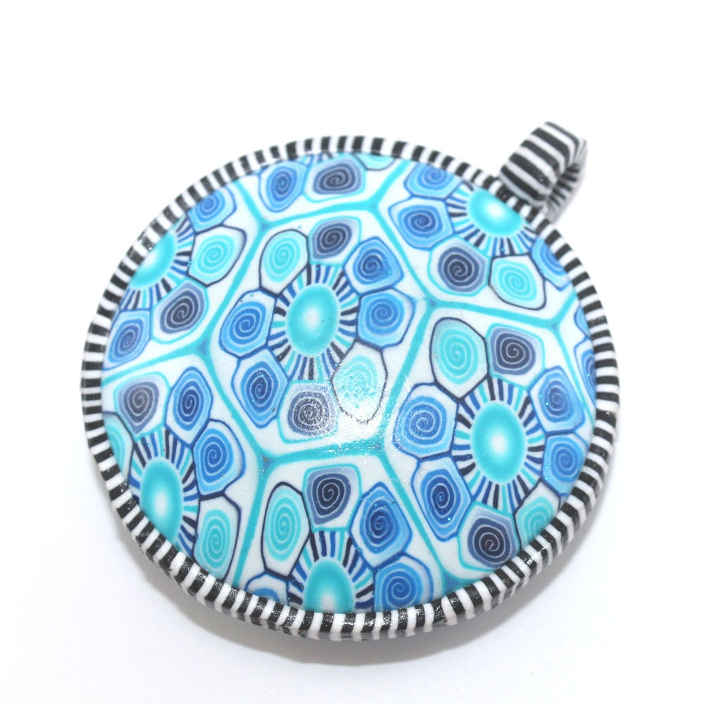 Big unique pendant, elegant pendant in blue spiral and stripes pattern, polymer clay pendant, unique pendant, diameter: 5.5 Cm