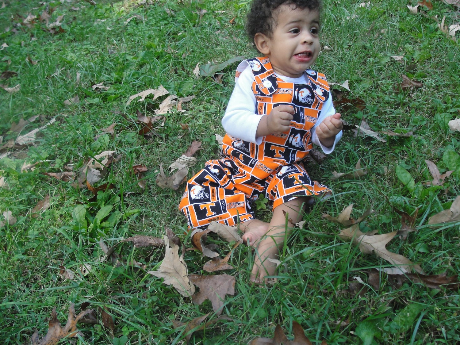 University of Tennessee Vols Boys Reversible Romper/ Longalls/ Overalls, Orange, Black and White sizes 3 months to 5T