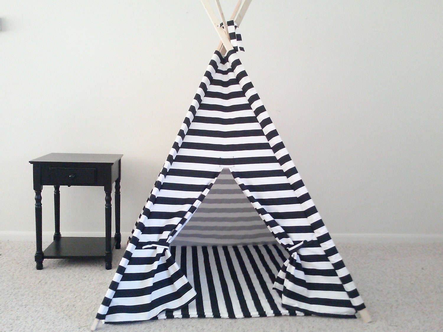 Black and White or Red and White Horizontal Stripe Tent and Mat, Tent, Kids Teepee, Play Tent Made to Order - Theteepeeguy