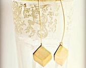 Long Golden Cube Trompe-l'œil Dangle Earrings