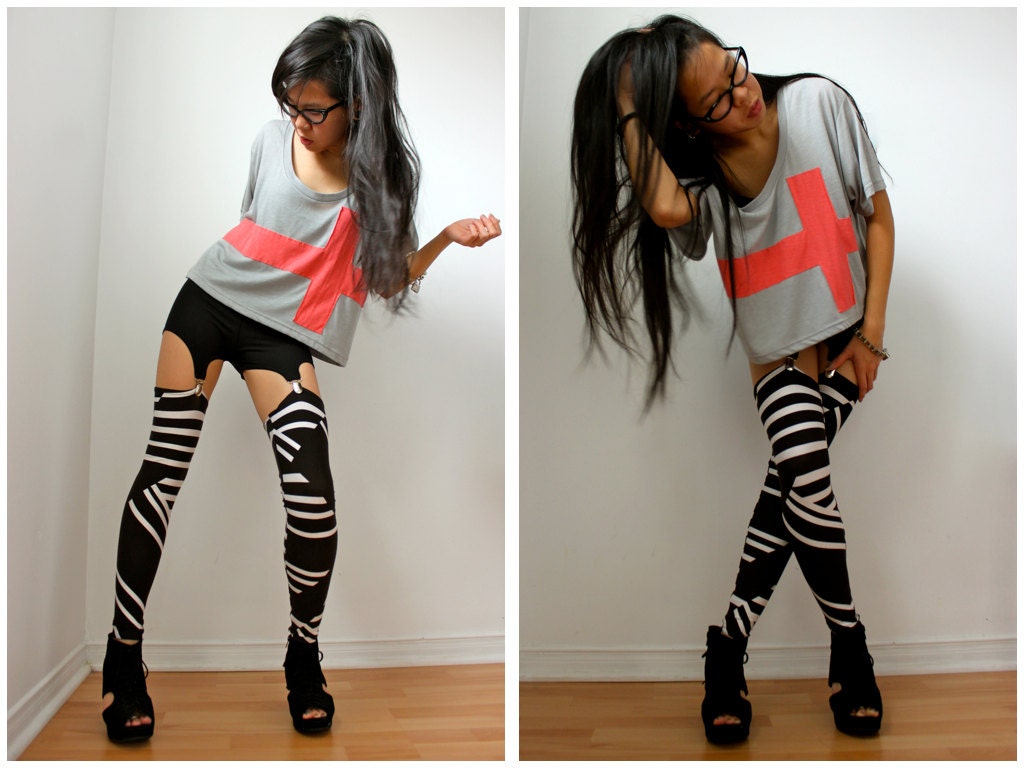 Cross Crop Tee - O/S