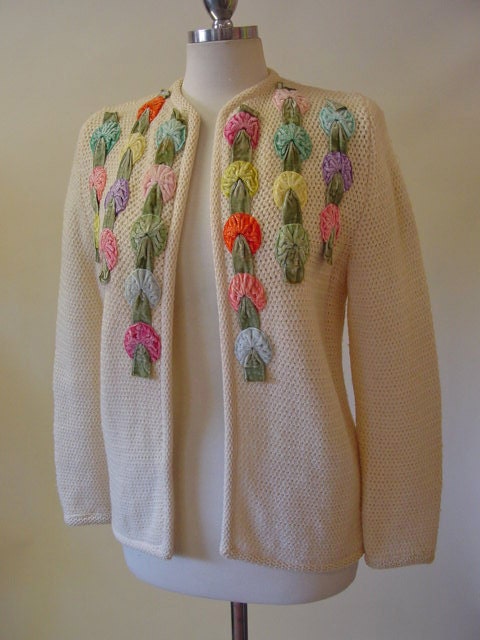 Vintage Cream Wool Velvet Applique Ribbon Sweater - daisyfairbanks