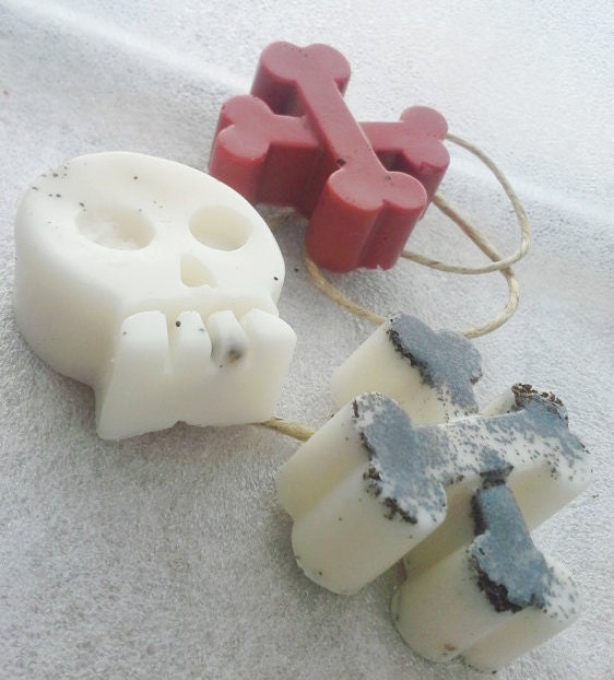 PIRATE SOAP on a Rope - Fun Novelty Handmade Soap on a Rope - Skulls and Crossbones