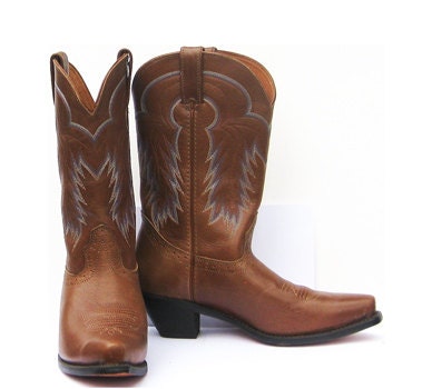 Cowboy Boots // Vintage Western Boots // Light Almond Brown Leather // Blue, White Stitching // Road Wolf Boots // Womens Sz 8