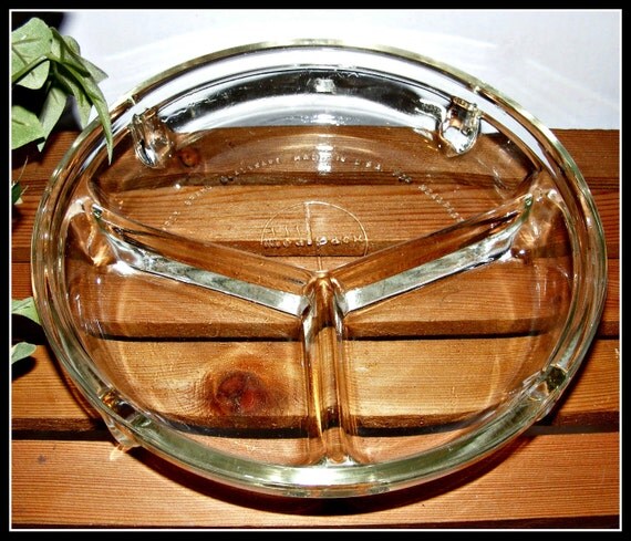 Pyrex Mealpack 3 Section Clear Glass Divided Dish by SeLEcTiViTiEs