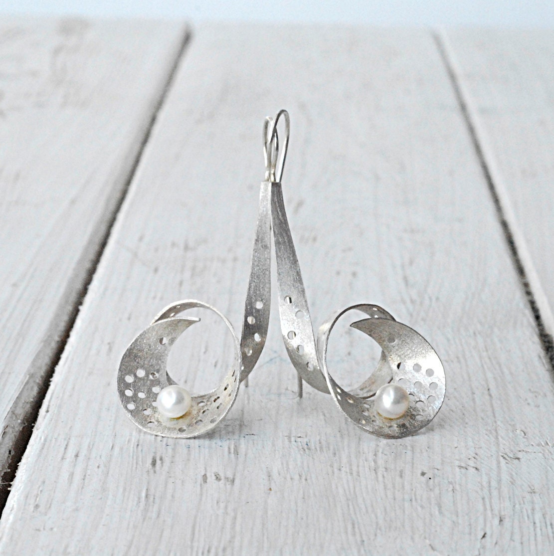 Sterling Silver Ribbon White Pearl Earring, Twist Ribbon Long Drop Earring, Modern Bridal Jewelry, High Fashion Jewelry, Spring 2013