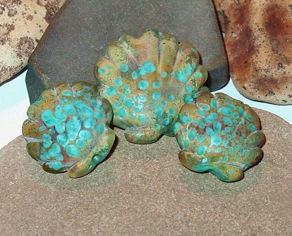 BHG  Willow creek scallop shells, set of 3