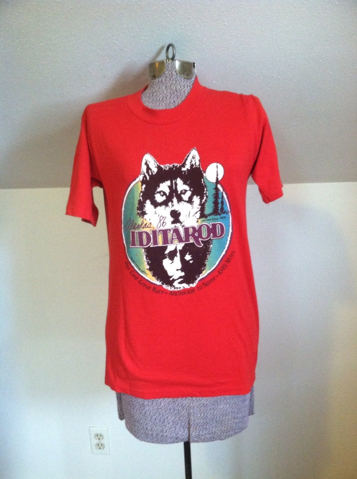 Vintage 80s IDITAROD ALAKSA TSHIRT / 1987 Sled Dog Race Shirt / Size Small