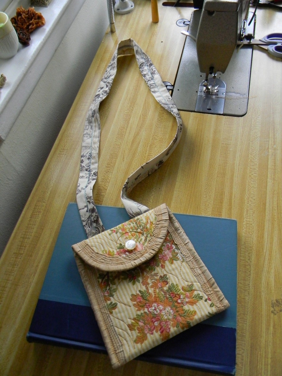 pretty pocket on a string
