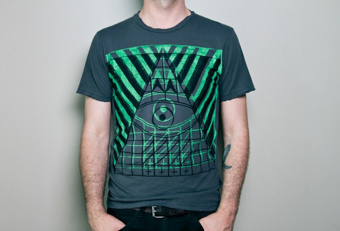 Double Pyramid Evil Eye Grey Tee