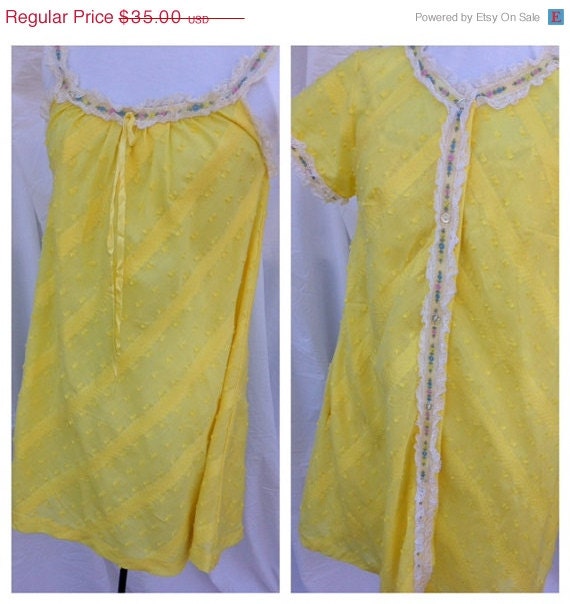 ON SALE- Vintage Robe and Nightgown Set-Sunshine Yellow