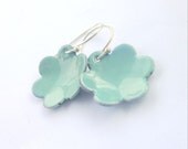 Peppermint Daisy - single bloom enameled earrings