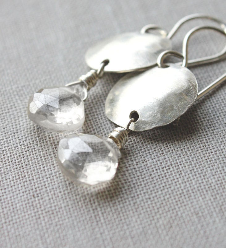 hammered silver earrings, quartz gemstone, sterling silver, circle minimalist bridal jewelry