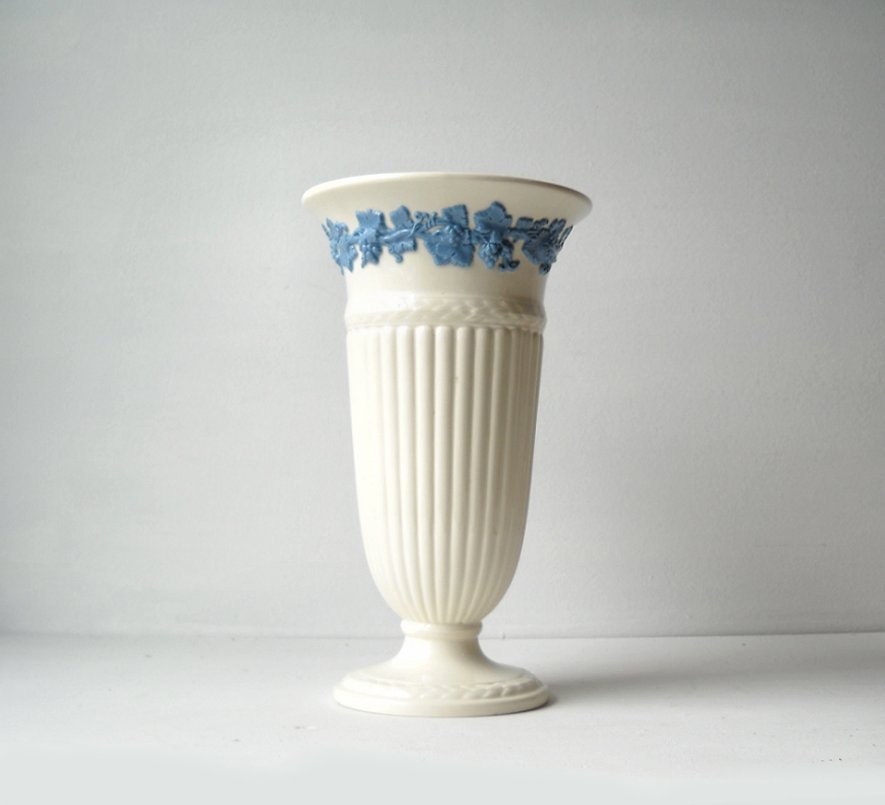 Vintage Wedgwood Queens Ware Vase White Blue Queensware
