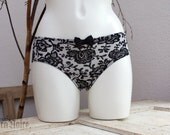 one of a kind - Black & White Lace Print Panty - cotton jersey panties with cute bow - size 90 (small)