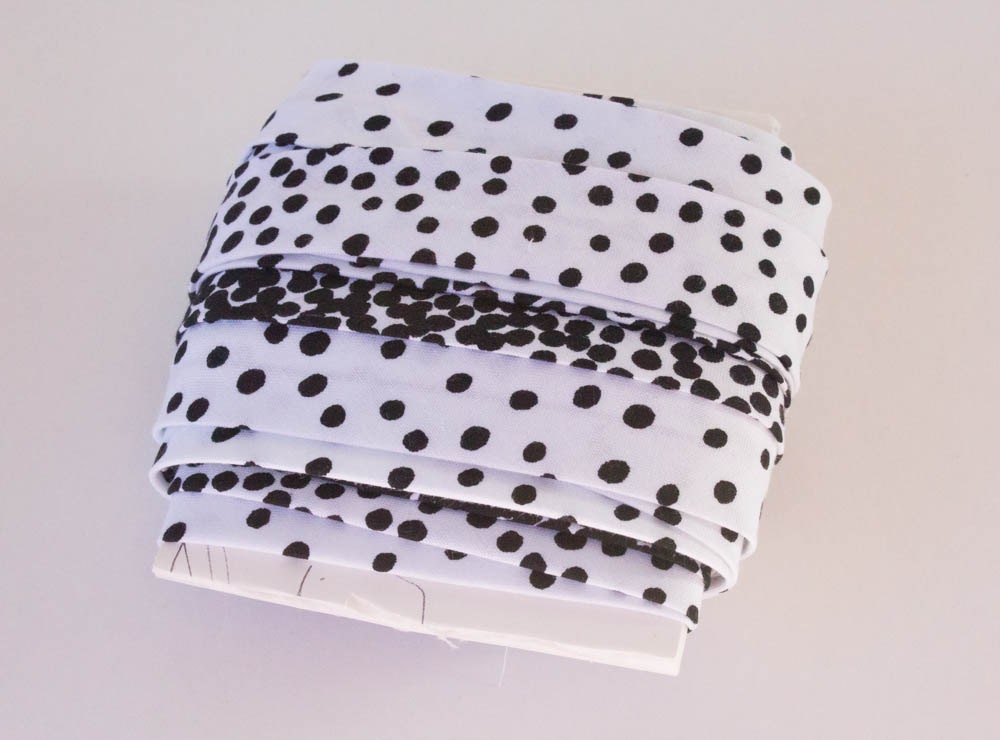 handmade single fold bias tape varigated black dots