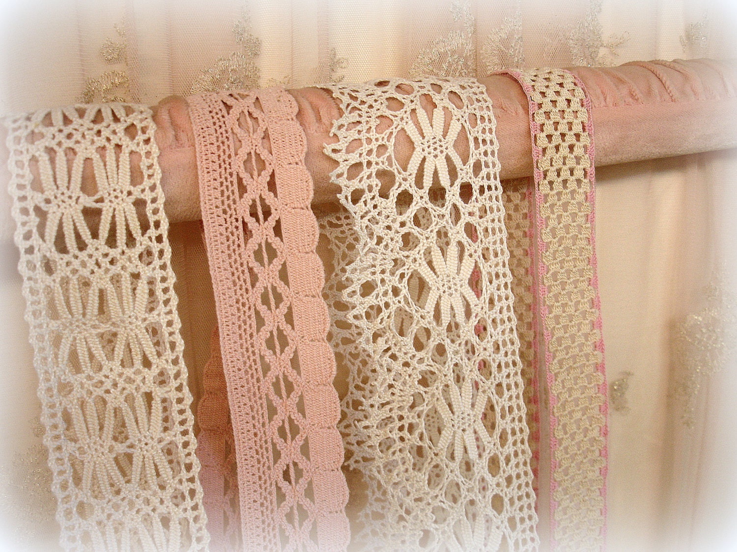 vintage crochet trim sampler . assorted hand crochet and machine crochet lace tRim . natural and pink