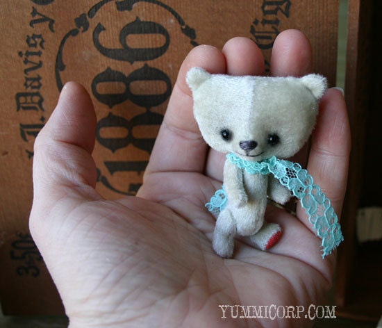 Oyster mini teddy bear by Artist S Moog vintage style yummi-bears