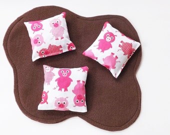 Pigs in a Mud Puddle - Mini Portable Bean Bag Toss Game - Great party gift idea, classroom use, travel