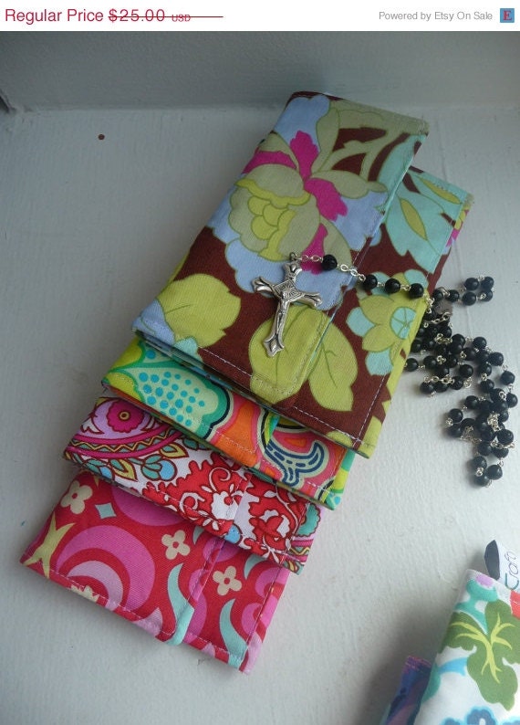 25% OFF Bridal Sale First Communion Rosary Wallet Holder Case Custom Design Choose Your Own Fabric  - Stylish Christian Life