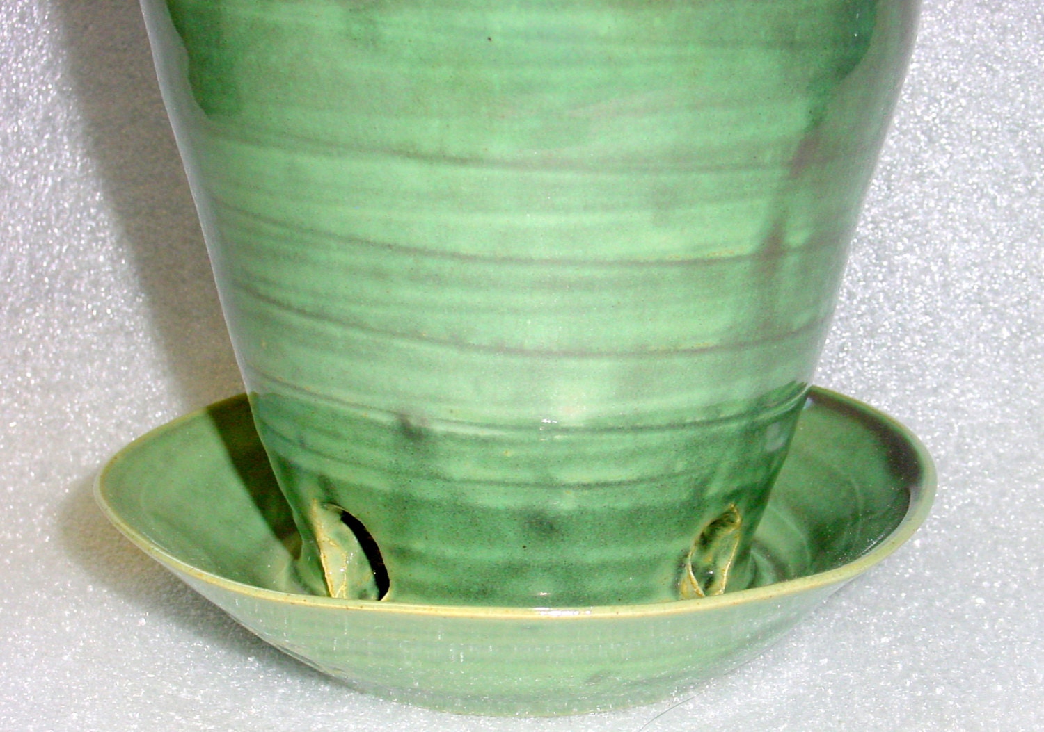 Wheel Thrown Pottery Flower Pot with Drainage Tray - Perfect for flowers that want to be watered from the bottom