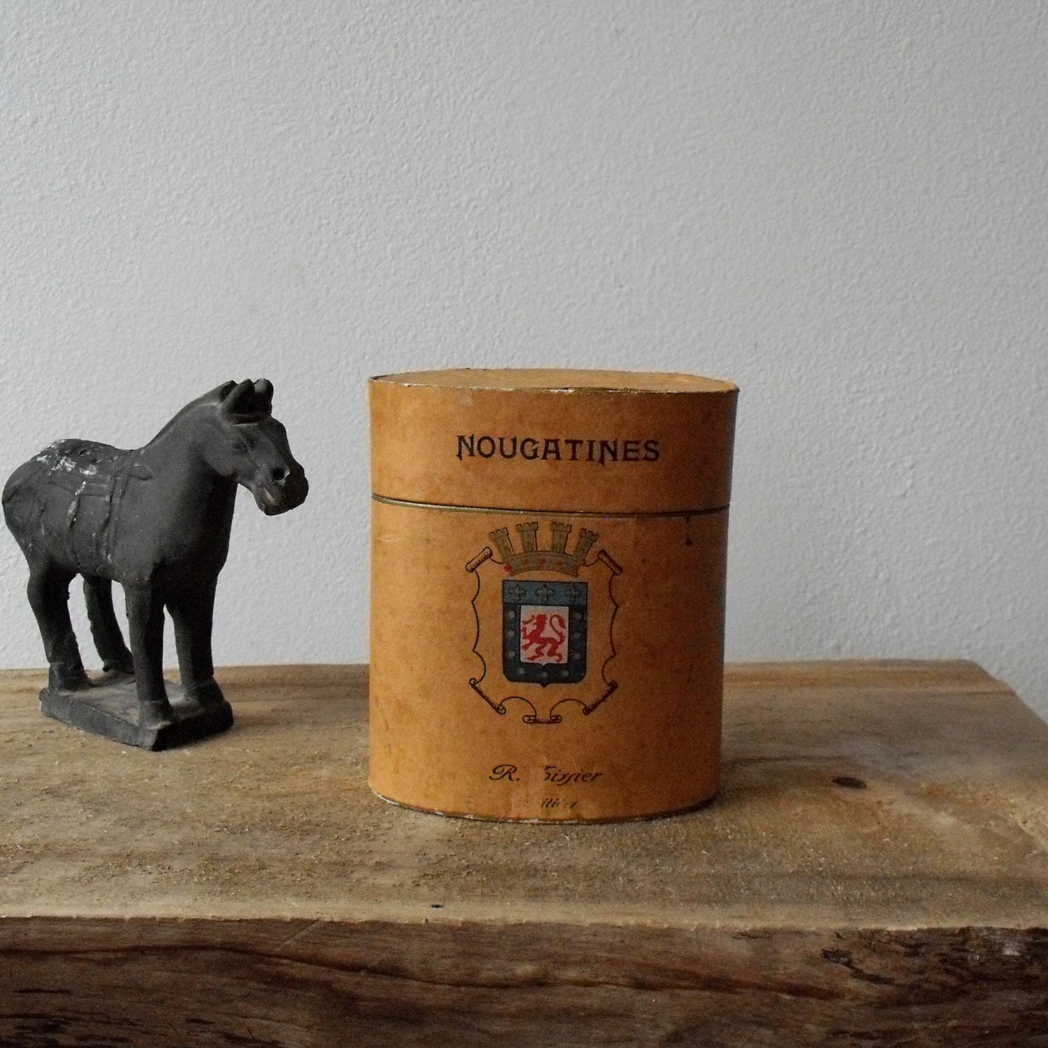 Vintage Box : Nougatines Chocolate Cigar Box