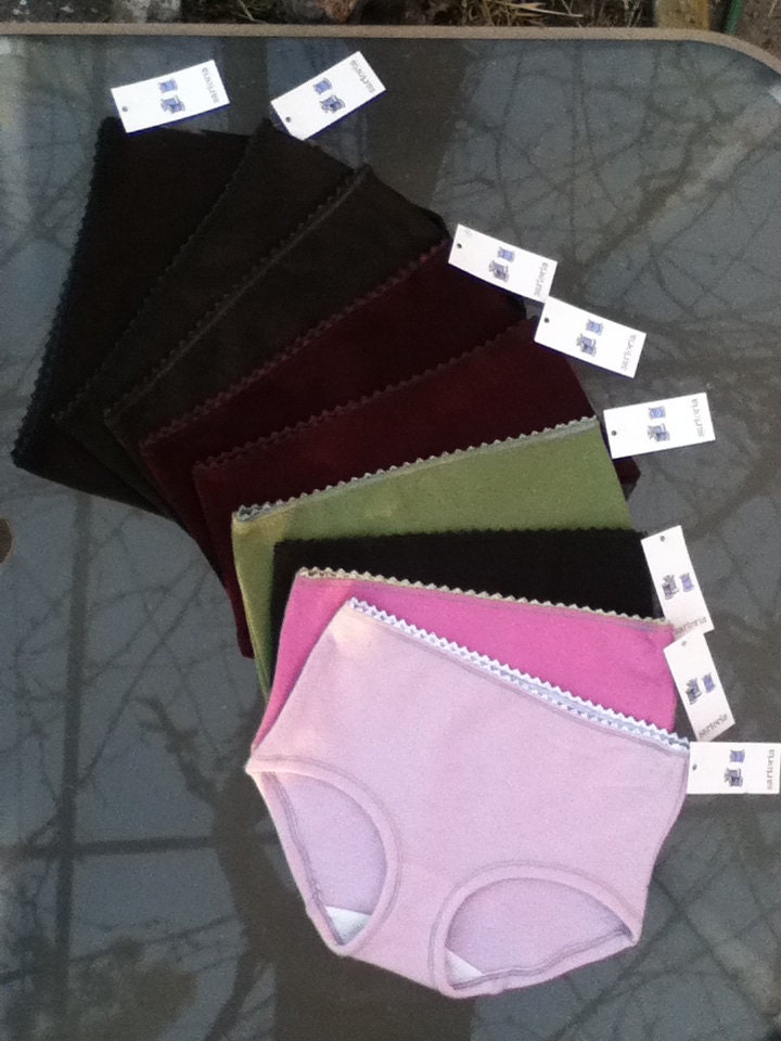 SALE /// SIze M classic hybrid cut undies high rise cut