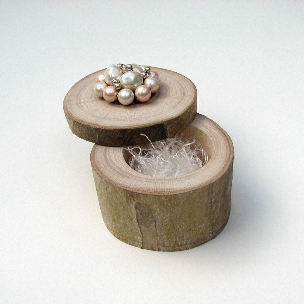 Fine Beige Cream Japan Bijou Sycamore Rustic Natural Wooden Pivot Ring Box by Tanja Sova