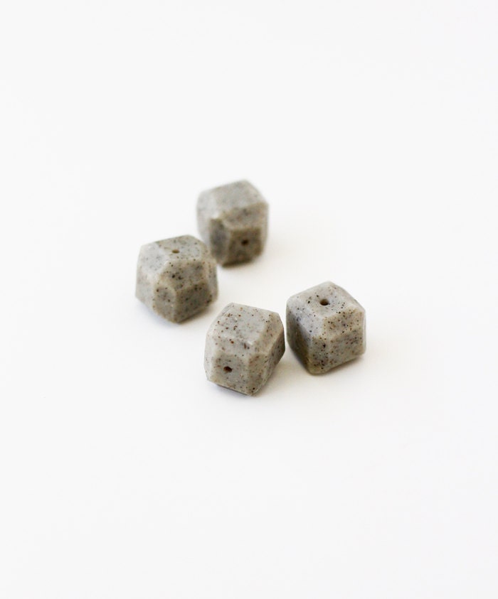 bag of beads in geo speckled grey