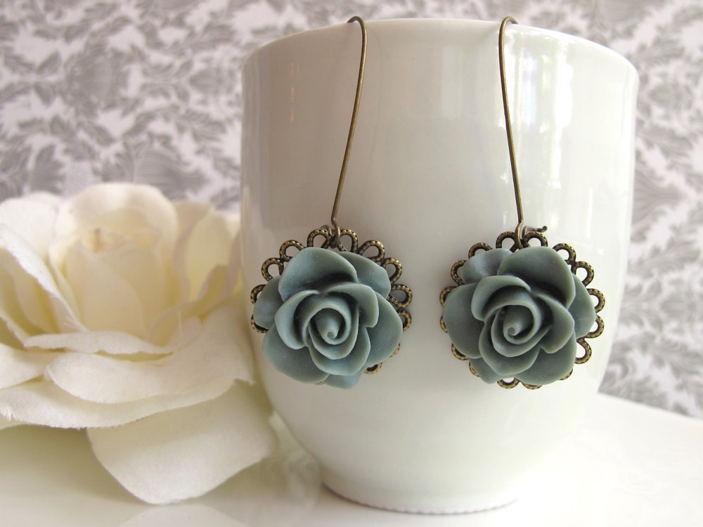 Shabby Chic Grey Roses. Romantic Nature Garden Jewellery. Nickel free lead free. Bridal Wedding Floral Ear Accessories. Dangle Drop earrings