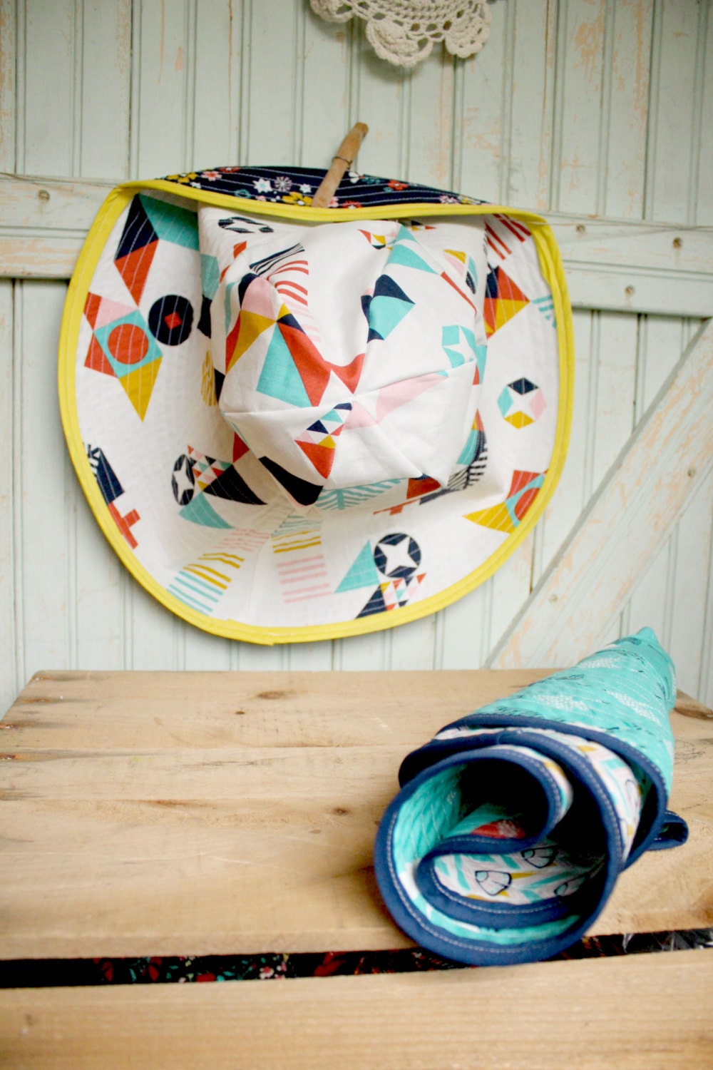 Organic Sun Hat - Reversible Womens Wide Brim Shady Summer Hat - Motif Madness White Geometric Flips to Navy Blossom Festival