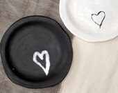 Set of two stoneware plates black and white with a heart