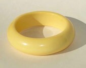 Vintage Bakelite Bangle 40s Art Deco Yellow Bracelet Cream Corn